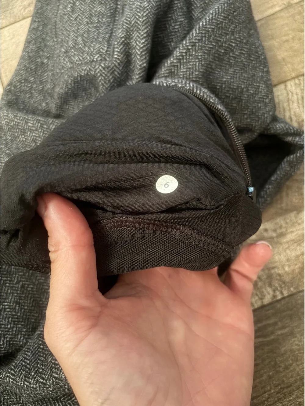 Lululemon Think Fast Pullover Herringbone Cowl Neck Thumb Holes Size 6